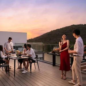 Hualuxe Yalong Bay Санья