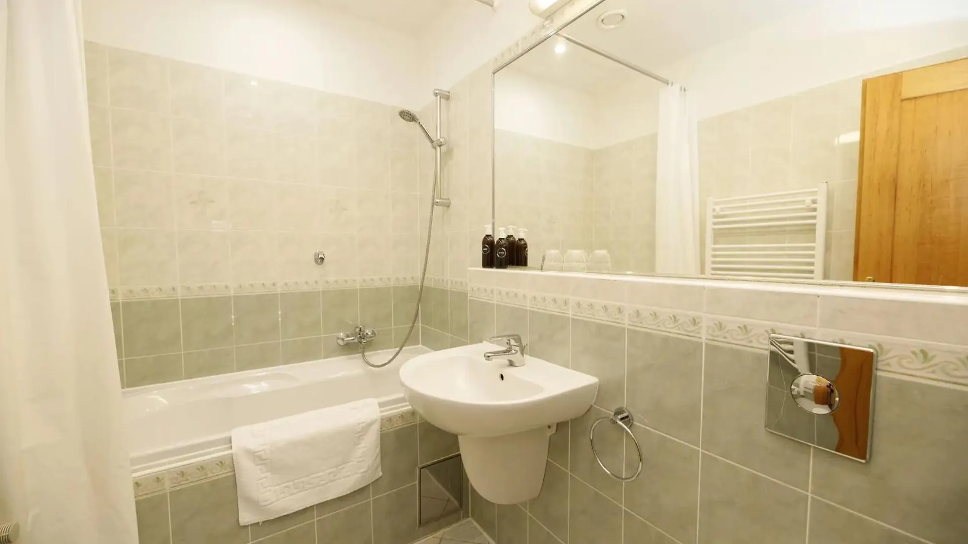 Hotel Claris Prague 3*,  Czech Republic