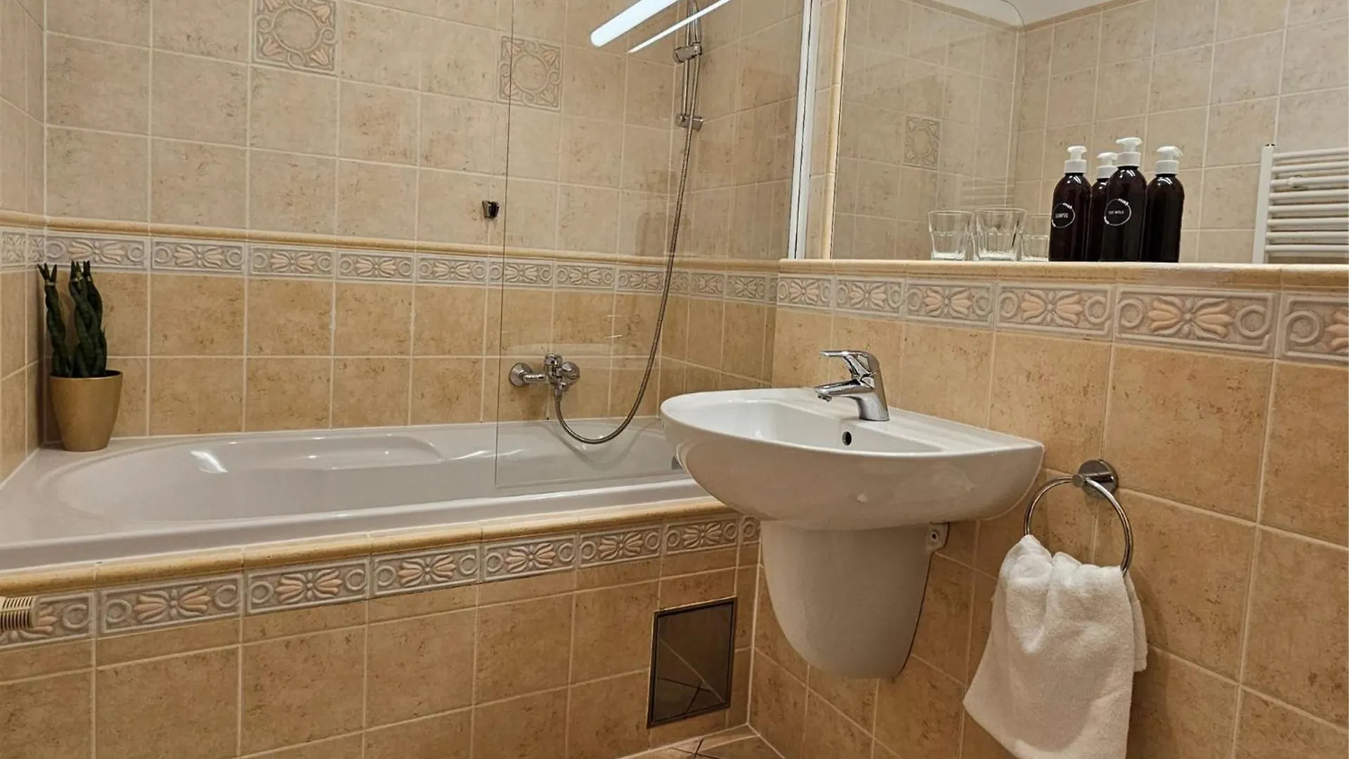 ***  Hotel Claris Prag Çek Cumhuriyeti